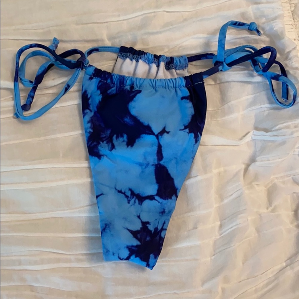 Bikini bottoms